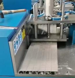鋁型材下料機(jī)的鋸切速度與什么有關(guān)系？